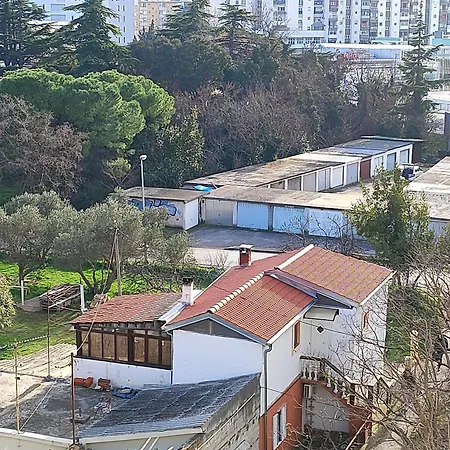 דירה With Garage