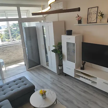 Apartment With Garage Zadar