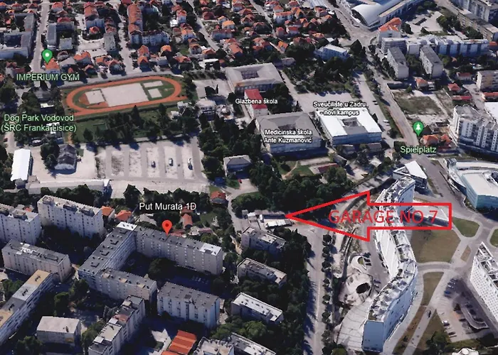 Apartment With Garage *